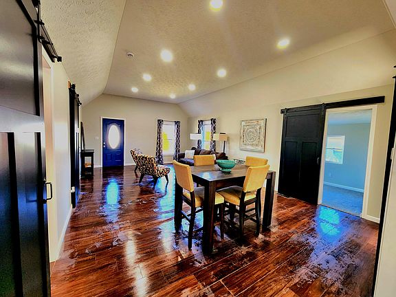 3rd image of 85 Gainor Ave