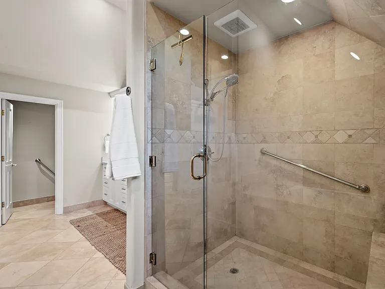 3892 Ronda Rd — Photo 2