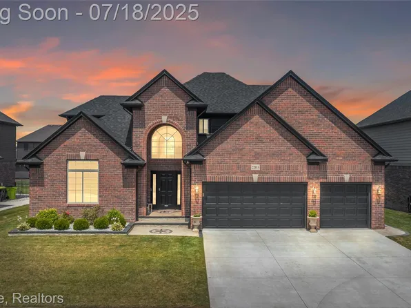 22013 Rio Grande Dr, Macomb, MI 48044