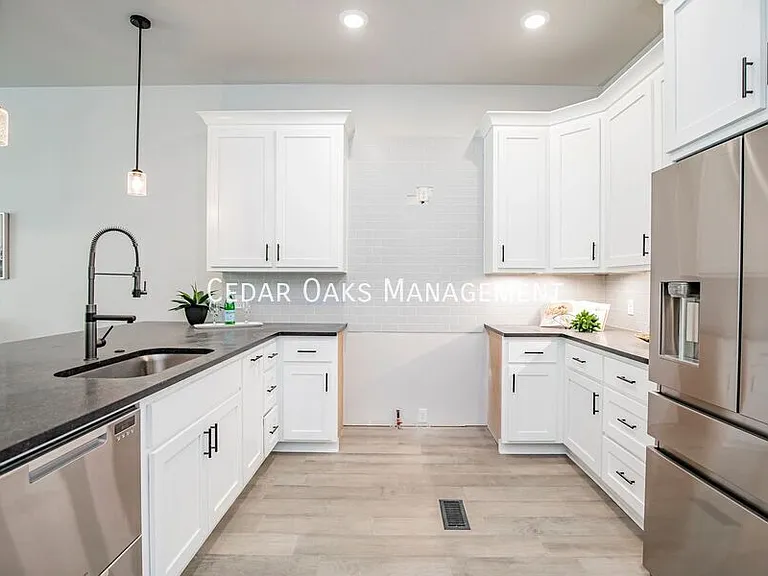 118 E Mountain St #118 — Photo 65