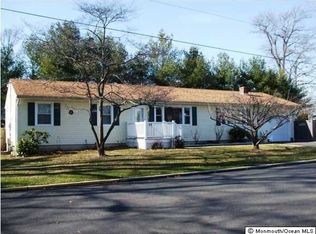215 Gilford Ave, Island Heights, NJ 08732
