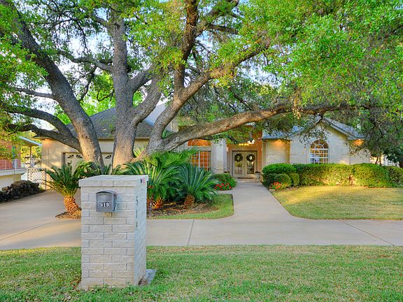 3rd image of 519 River Lake Dr