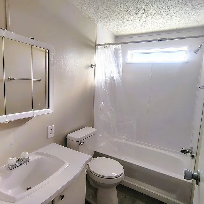 3 bed, 2.0 bath, $875 — Photo 4