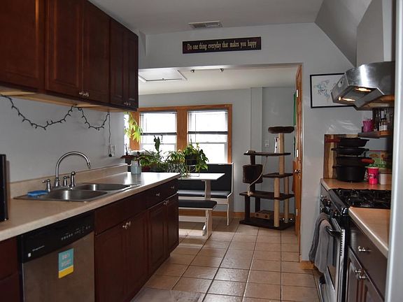 3rd image of 3512 W Medill Ave #3