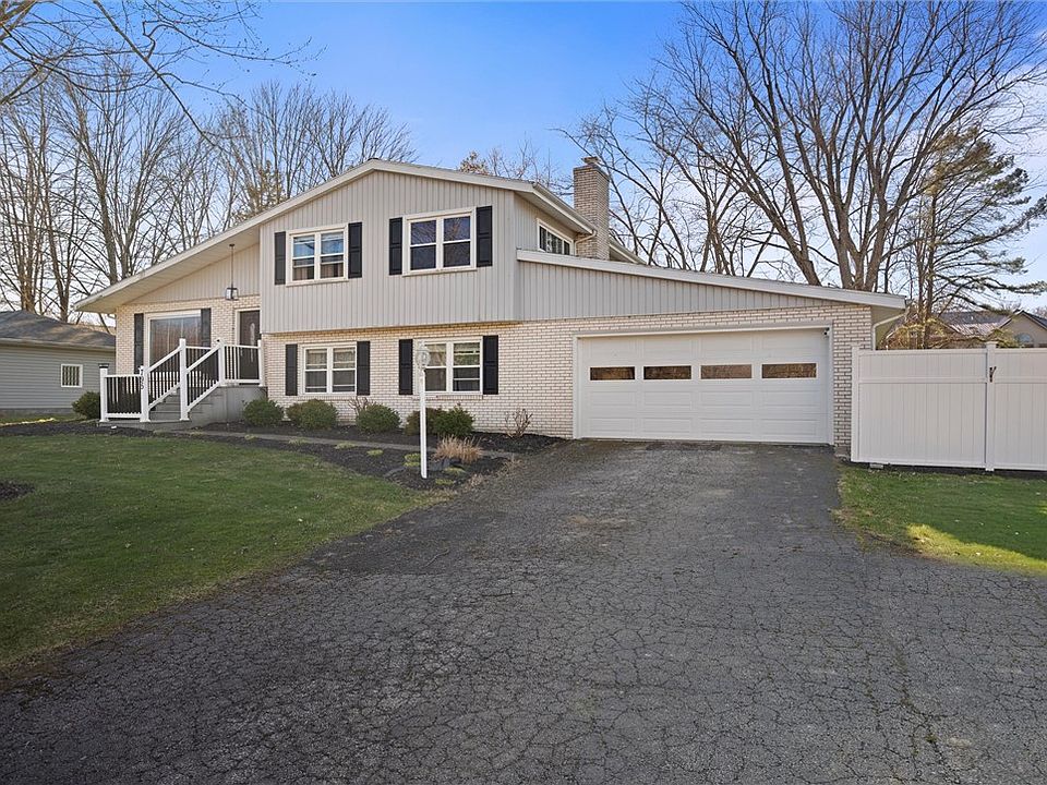 1st image of 795 Robertson Rd