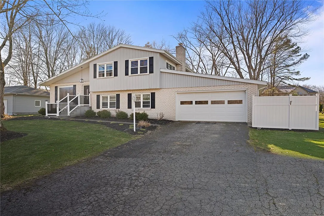 795 Robertson Rd photo 1