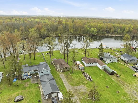4th image of 49 River Rd W