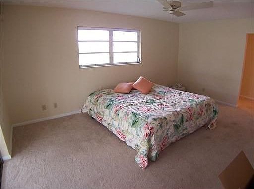 5th image of 428 N Country Club Dr