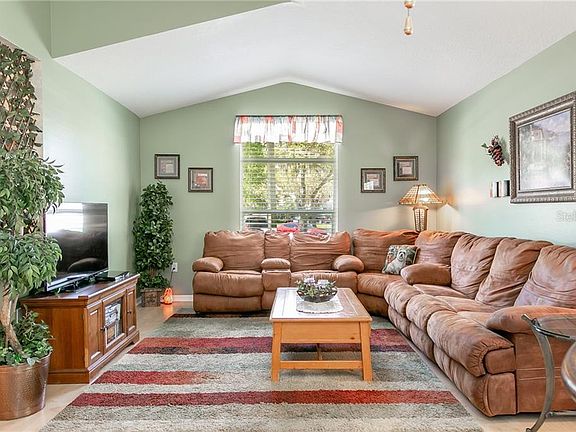 3rd image of 30851 Saint Vincent Ct