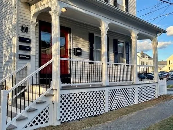 37 Lincoln Ave, Bristol, RI 02809