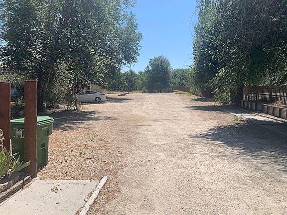 5th image of 810 6th Ave S