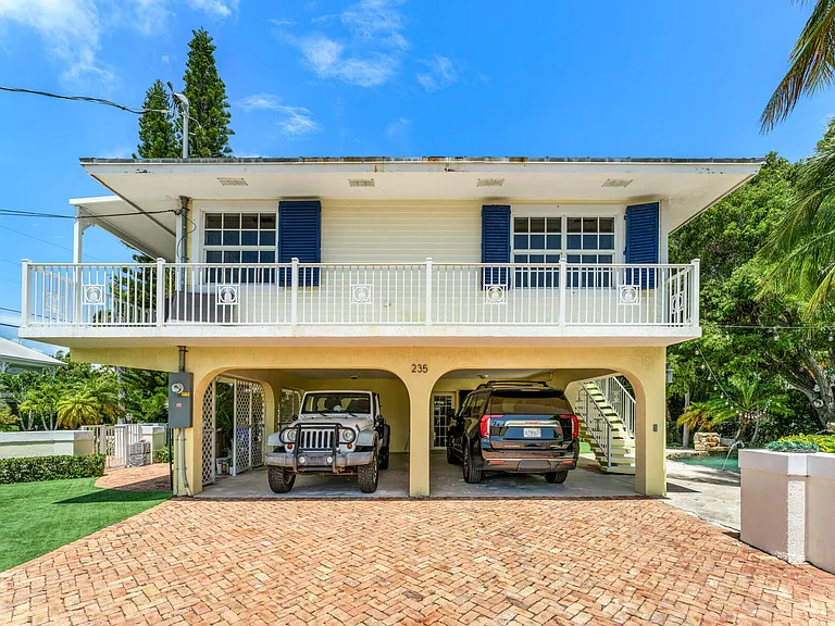 235 W Seaview Cir — Photo 48