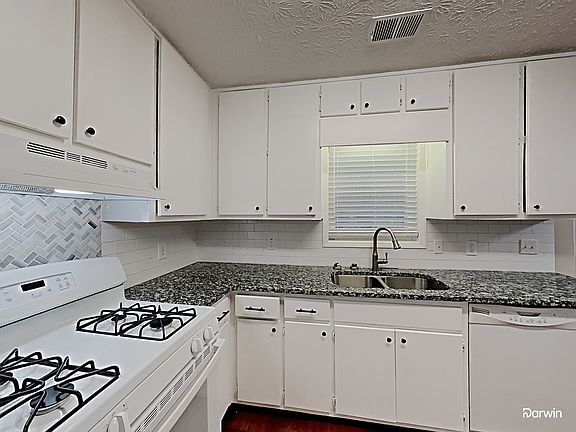 4th image of 140 Bellevue Loop