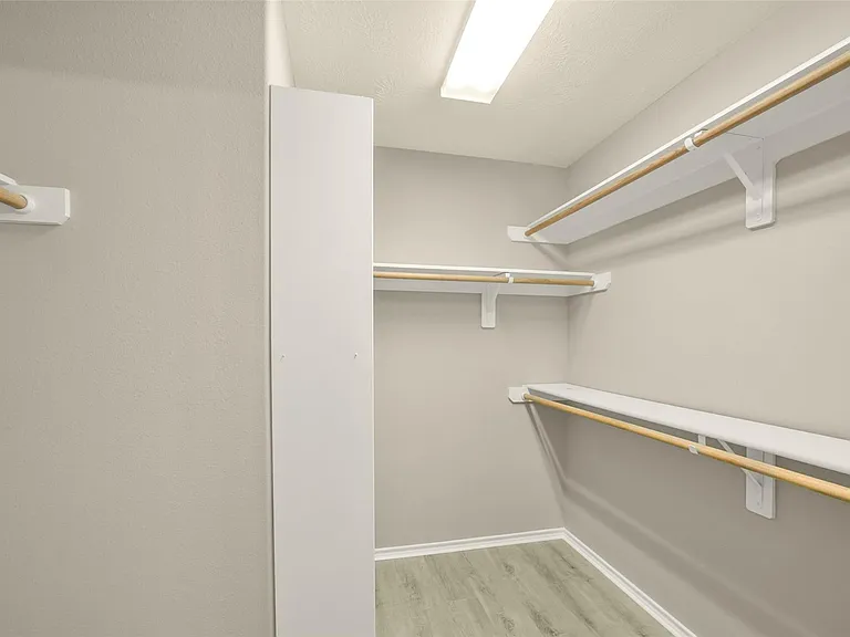 171 N Burberry Park Cir — Photo 24
