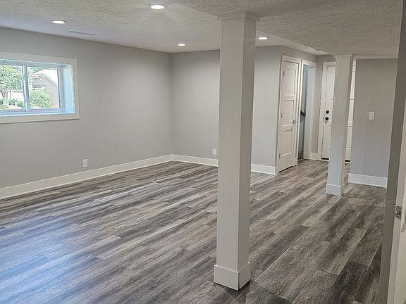 4th image of 14465 Krug Cir