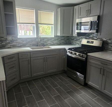 4th image of 3600 Lincoln Ave #1