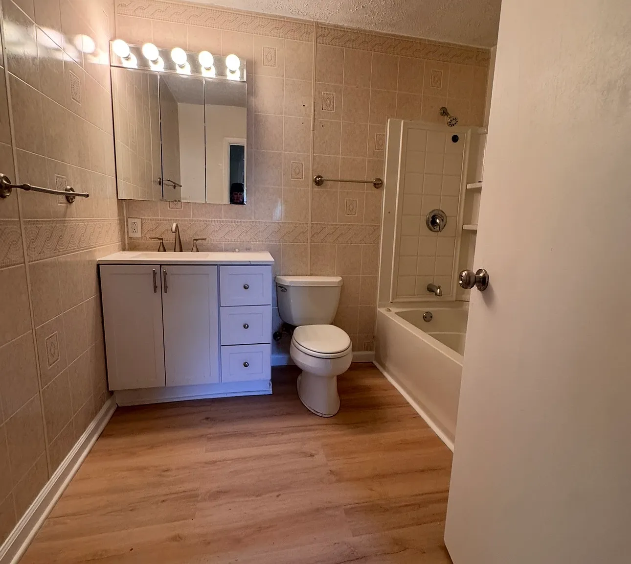 4 bed, 1850 sqft, $1,600 — Photo 2