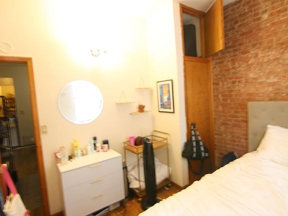 5th image of 172 W 81st St APT 4B