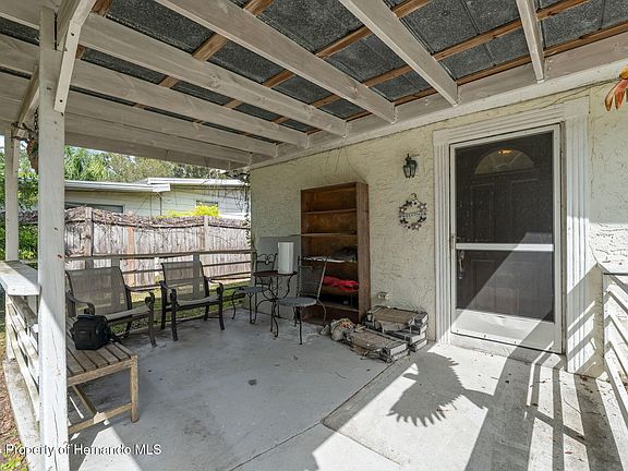 3rd image of 5853 Mariposa Dr
