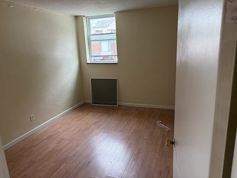 111 S Sycamore St #211 — Photo 4