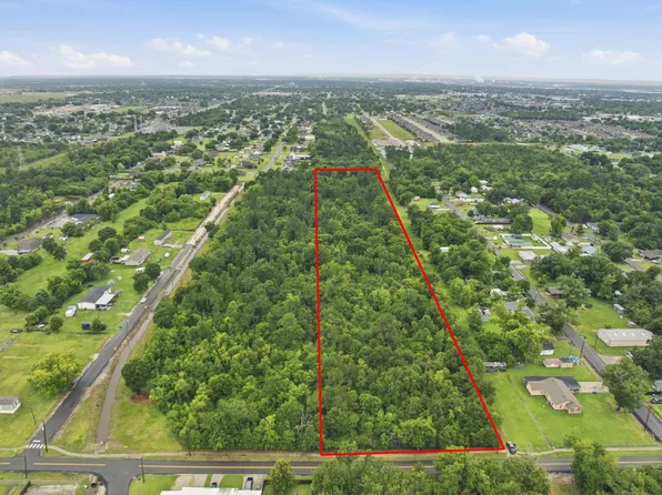 Leger Rd, Lake Charles, LA 70607