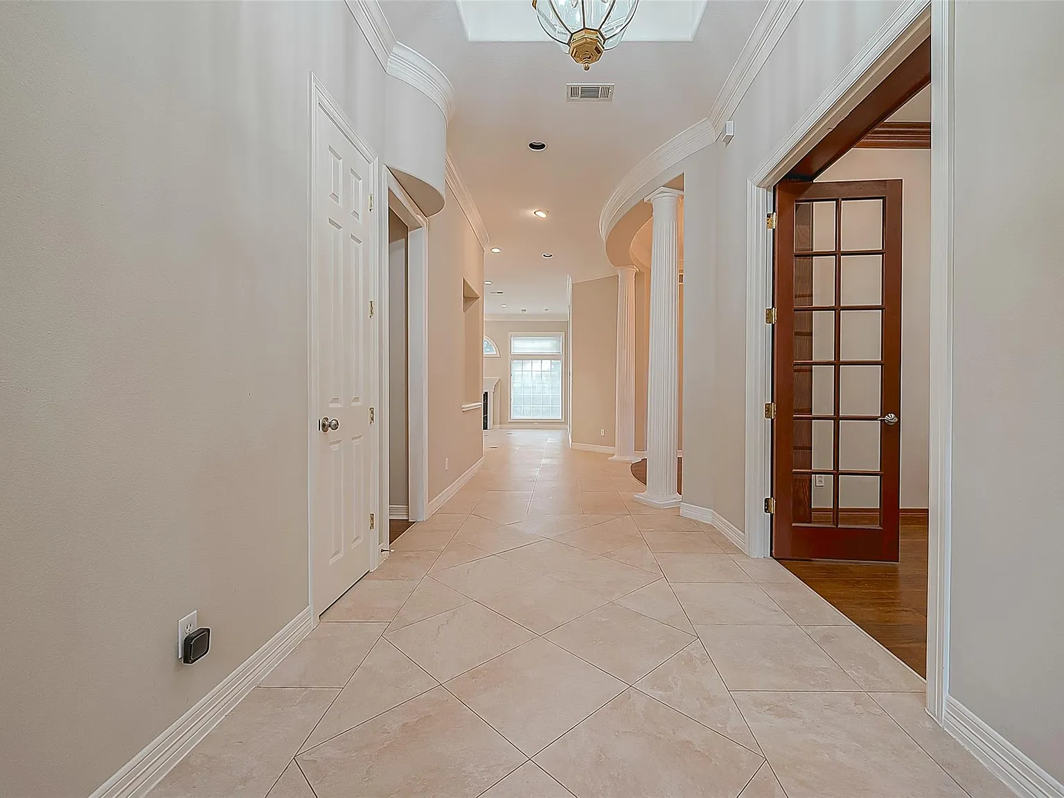 4 bed, 4.5 bath, 3228 sqft, $4,500 — Photo 4
