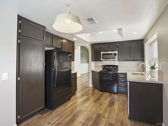 4th image of 12895 Amaranth St