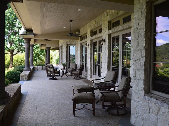 4th image of 301 Eagle Dr