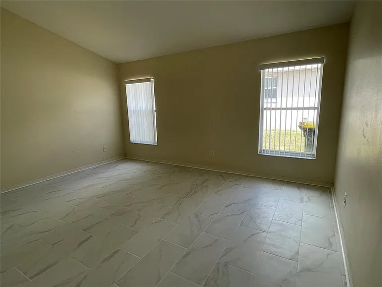 712 Brayton Ln — Photo 10
