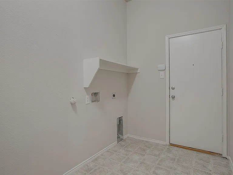 6000 Stirrup Iron Dr — Photo 14