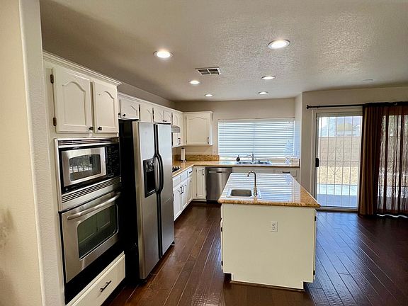 5th image of 8020 Hilliard Ave