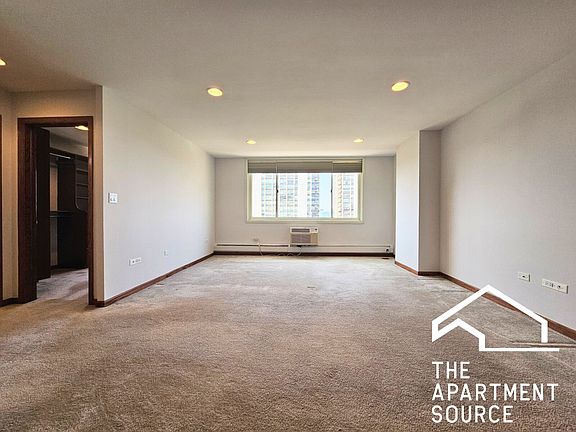 5th image of 1354 N Dearborn St #19M