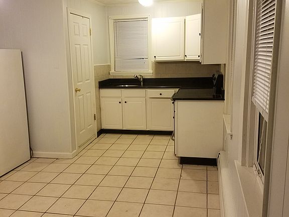2nd image of 726 East Ave