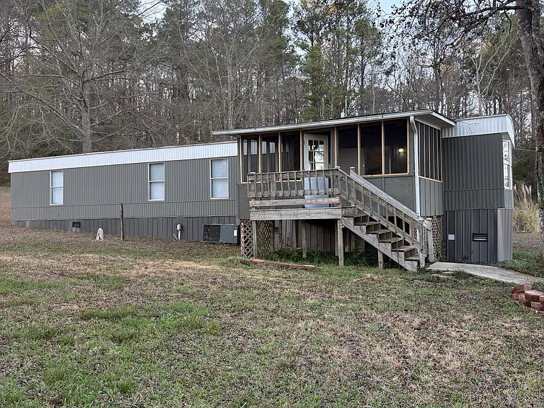 585 Fox Valley Farms Rd — Photo 3
