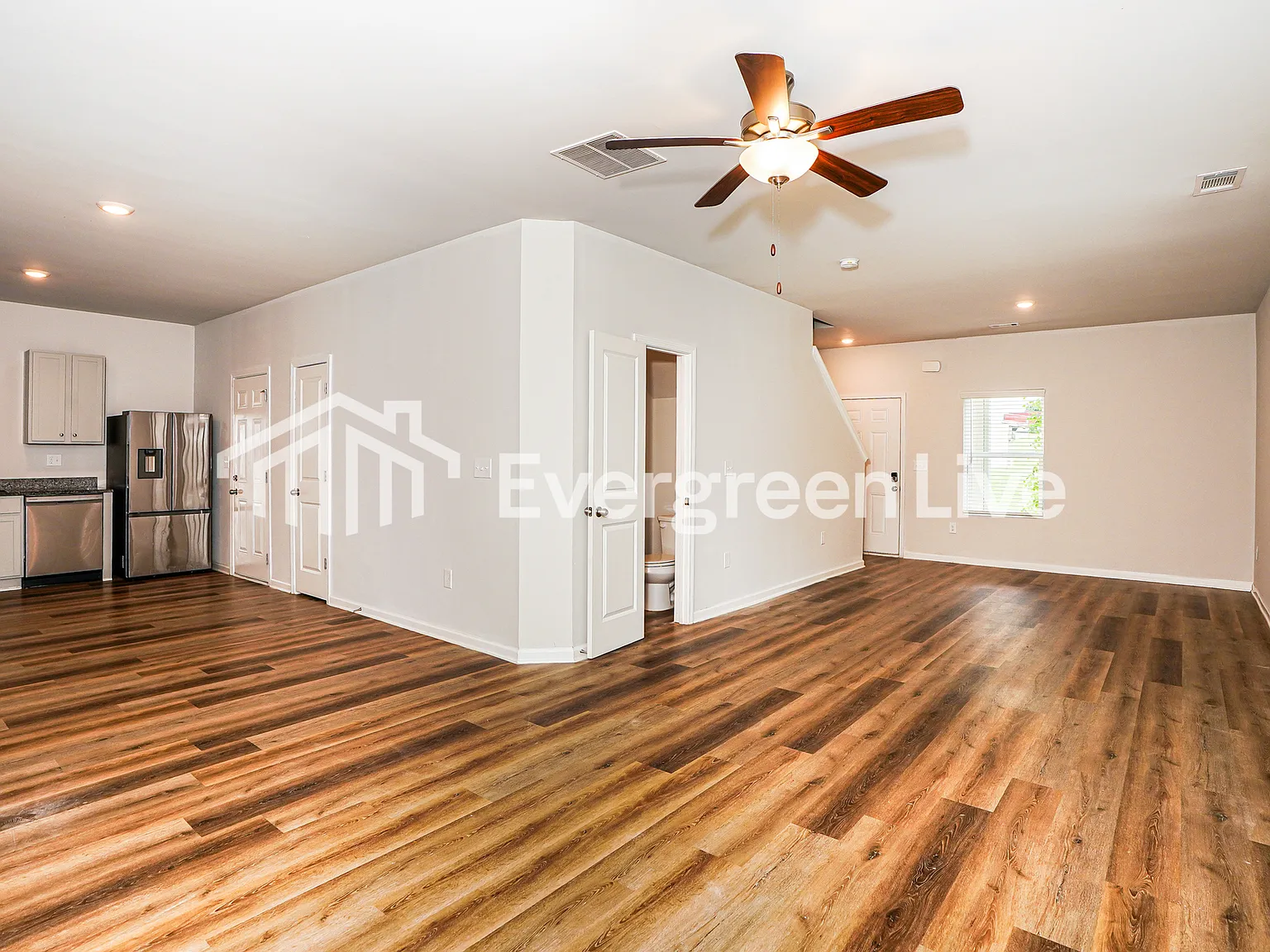 4 bed, 2.5 bath, 1801 sqft, $1,845 — Photo 4