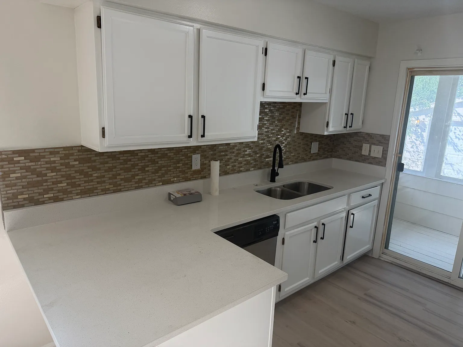 4 bed, 1152 sqft, $2,200 — Photo 2