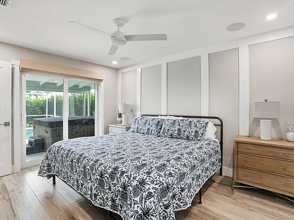 3rd image of 6163 Plumosa Ave