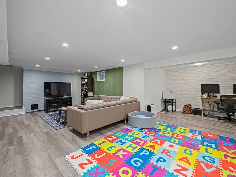 632 N Hickory Ave — Photo 19