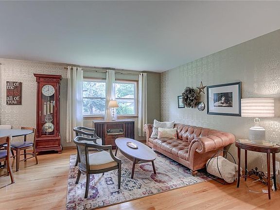 4th image of 9105 W 93rd St