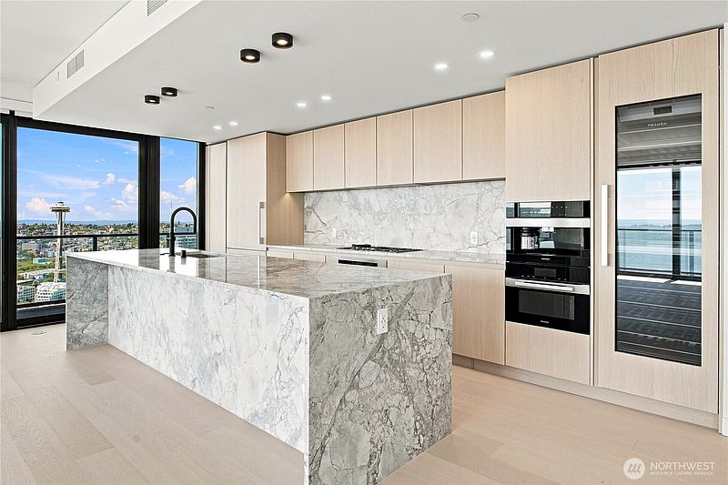 4th image of 300 Virginia Street #4504