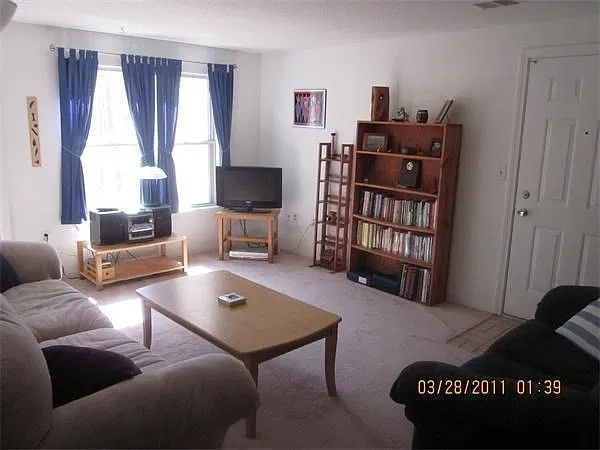 2 bed, 2.0 bath, 936 sqft, $2,400 — Photo 3