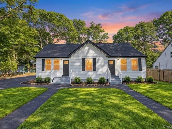 11 1st Place, Mastic, NY 11950