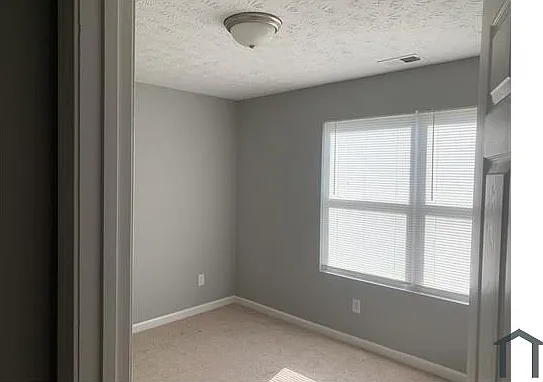 3 bed, 1400 sqft, $1,675 — Photo 2