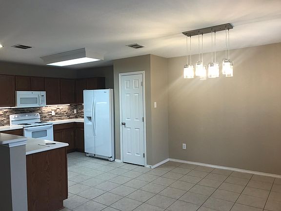 Kitchen/dining area