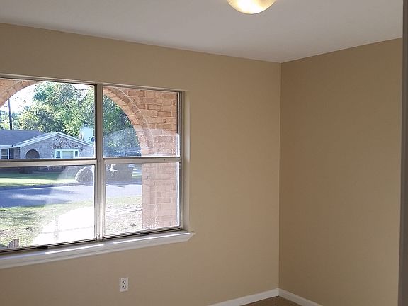 BR1 Oversized Window