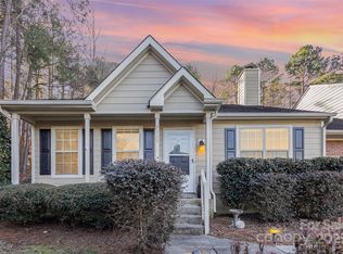 9325 Four Mile Creek Rd, Charlotte, NC 28277