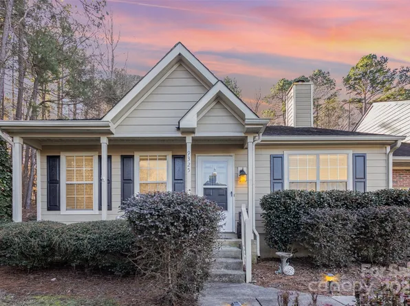 9325 Four Mile Creek Rd, Charlotte, NC 28277