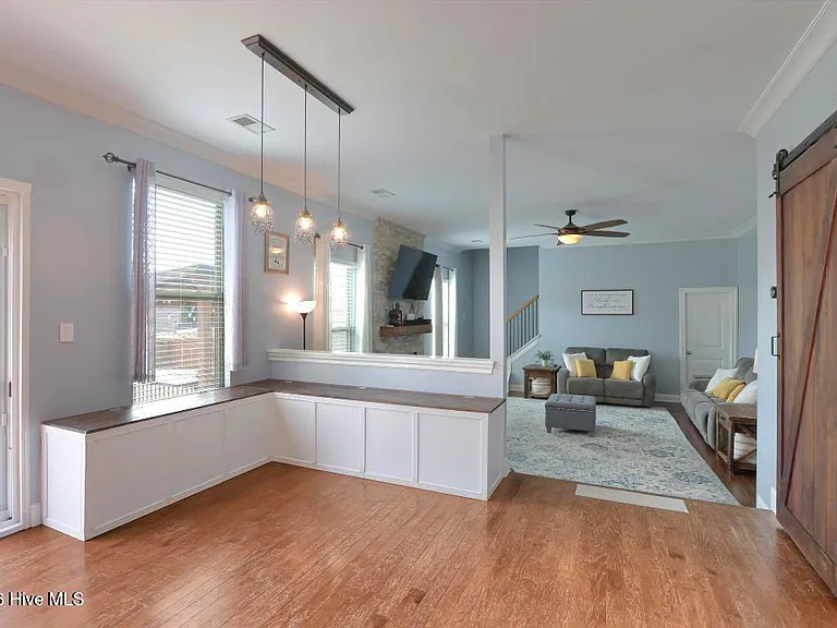 1421 Dooley Ln — Photo 15