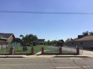 868 W Mariposa St, Lindsay, CA 93247