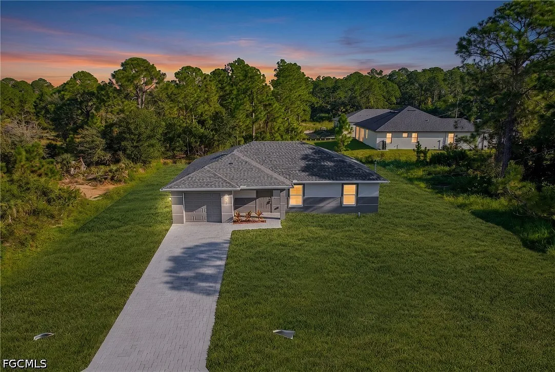 3 bed, 2.0 bath, 1258 sqft, $1,825 — Photo 1